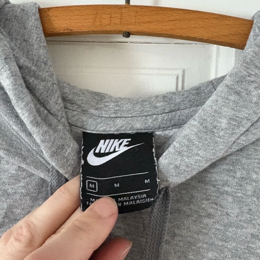 Men's Nike Grey Providence Friars Logo Club Fleece Pullover Hoodie - Picture 3 of 4